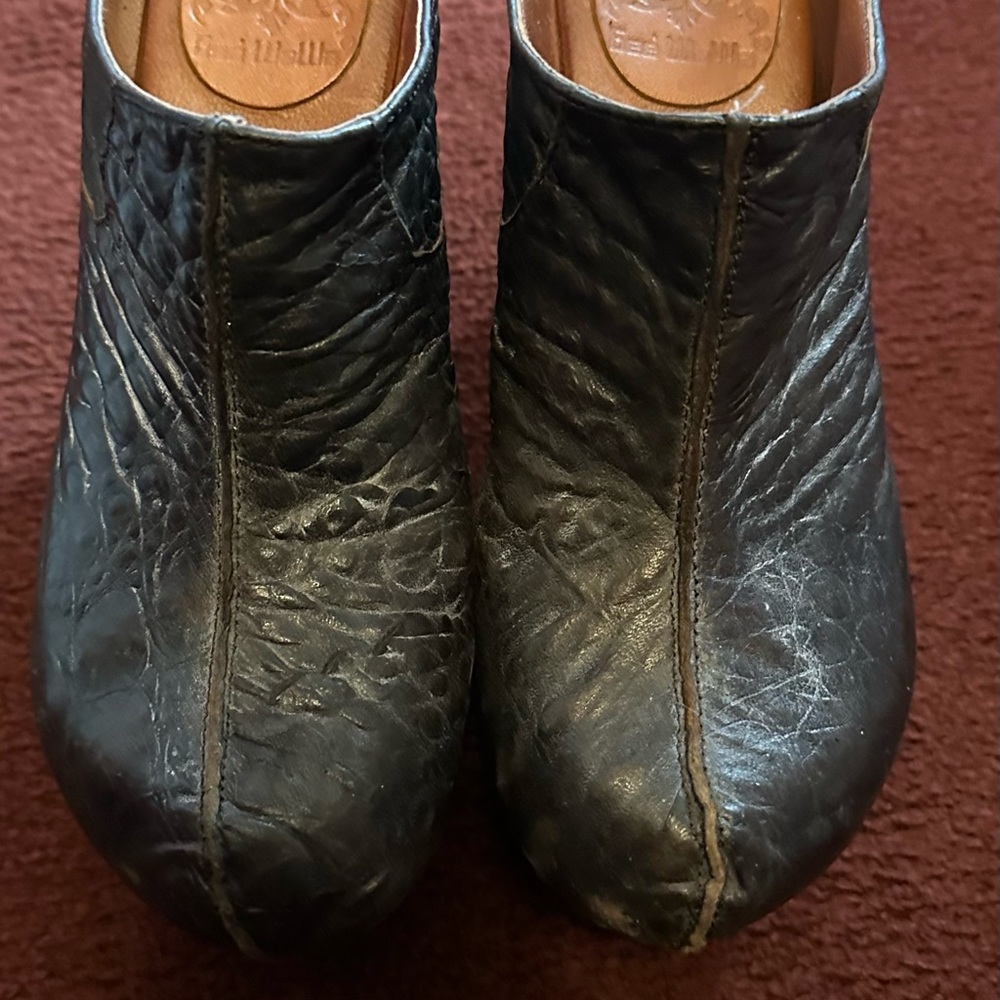 Gee Wawa platform clogs